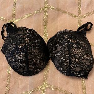 Black lace Victoria Secret Bra 36D